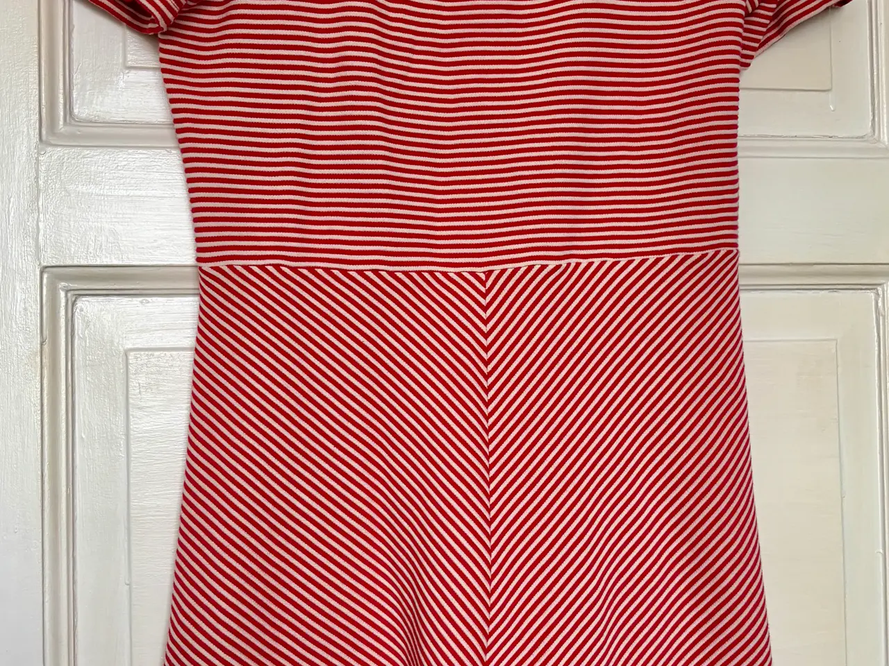 Billede 1 - Who's that girl, rød- og hvidstribet kjole, str XL
