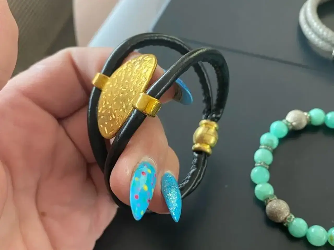 Billede 3 - Flotte armbånd