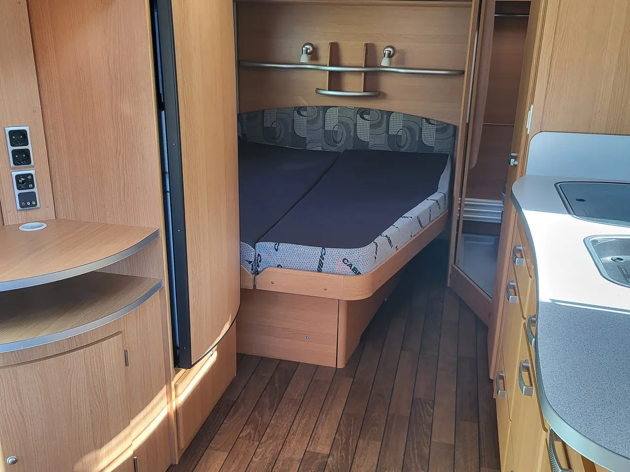 Billede 5 - Campingvogn med fortelt