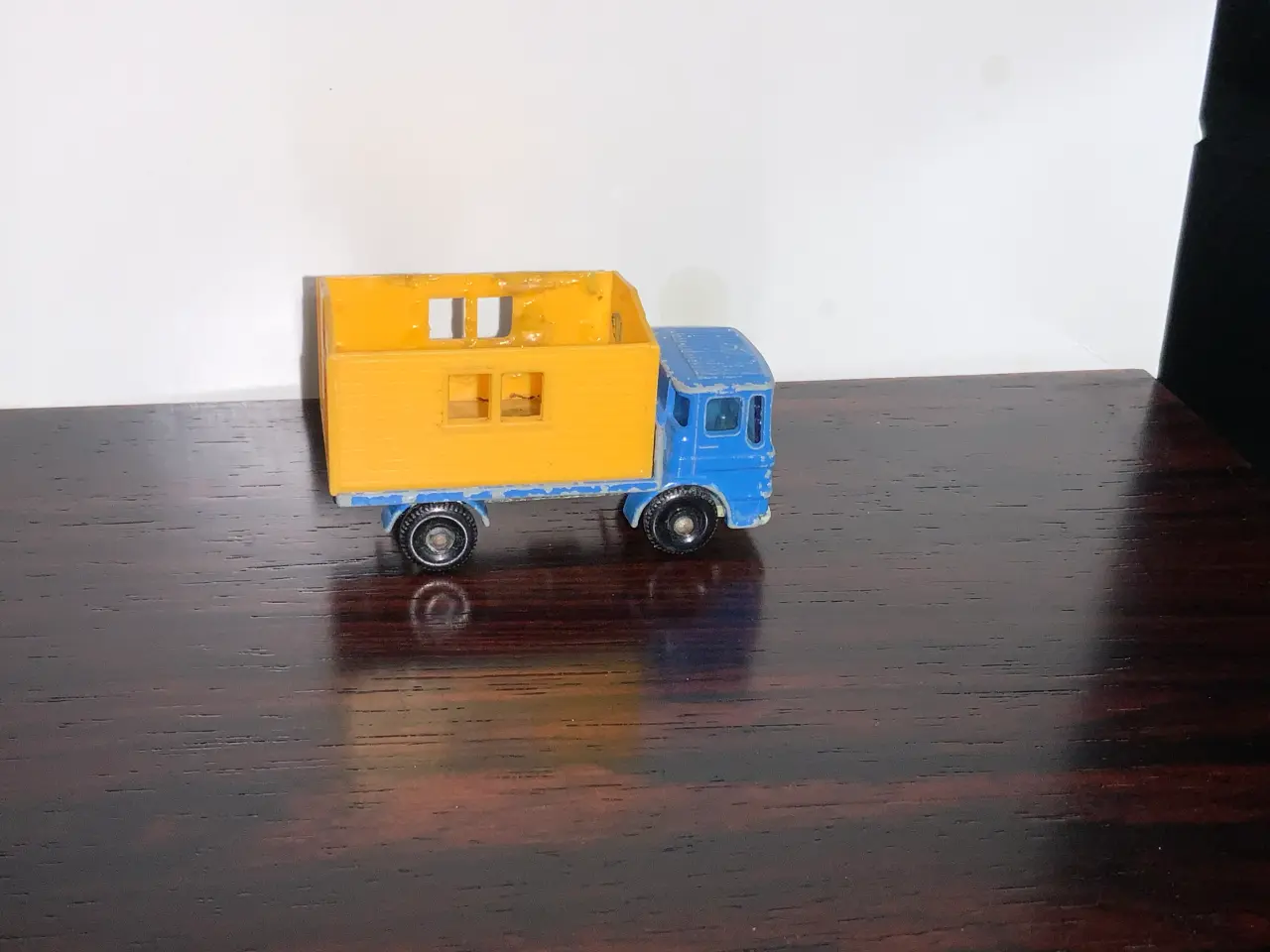 Billede 3 - Matchbox no. 60 Leyland Site Hut Truck