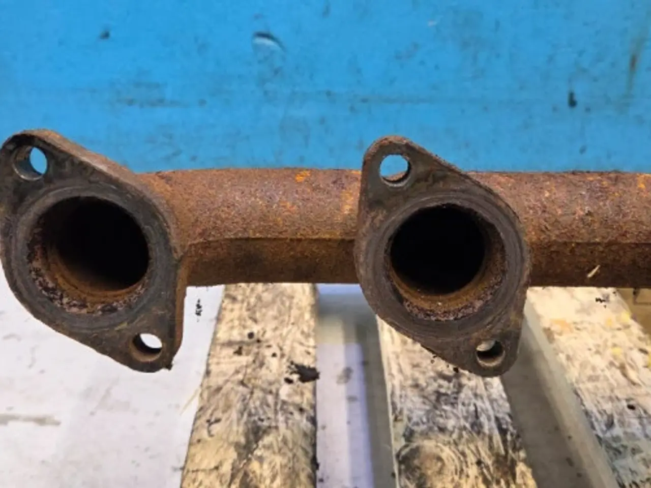 Billede 4 - John Deere 6090HZ003 Udstødningsmanifold R519687