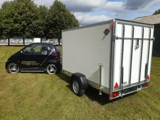 Stema Cargo 255x157x154 1 akslet 1300 kg Rampe
