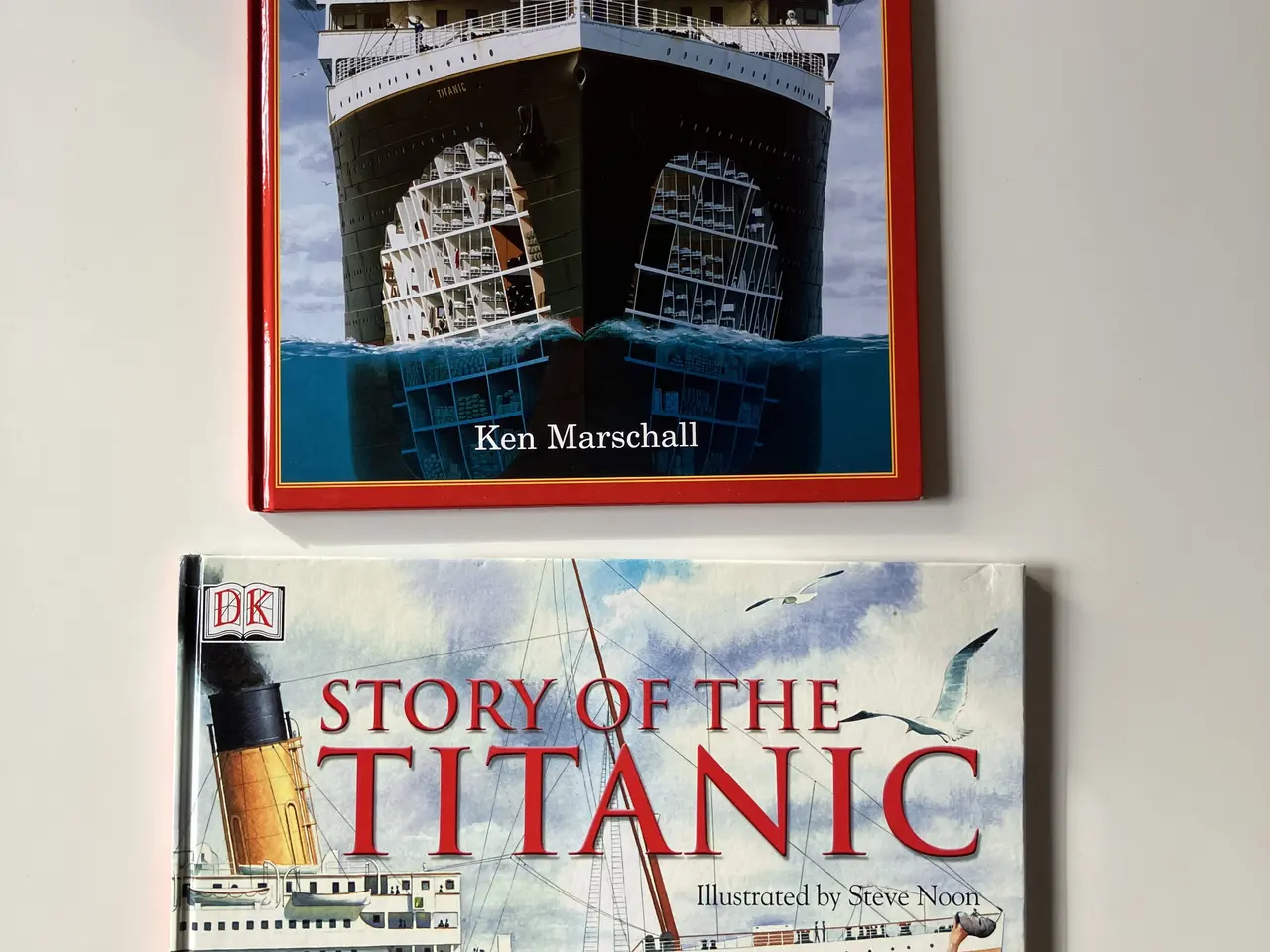 Billede 1 - Titanic 2 books (English). Inside the Titanic + St