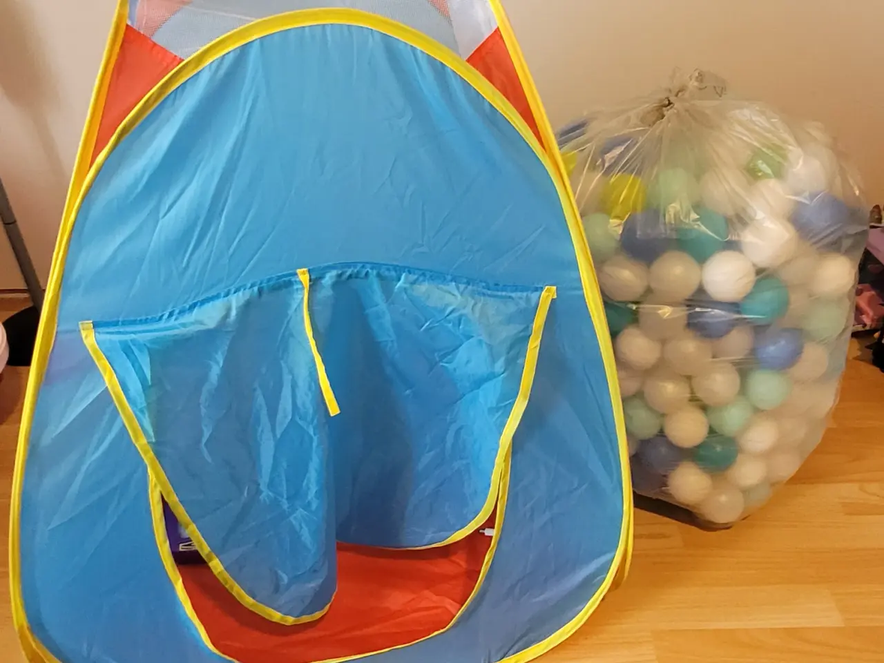 Billede 2 - Bold bassin med bolde