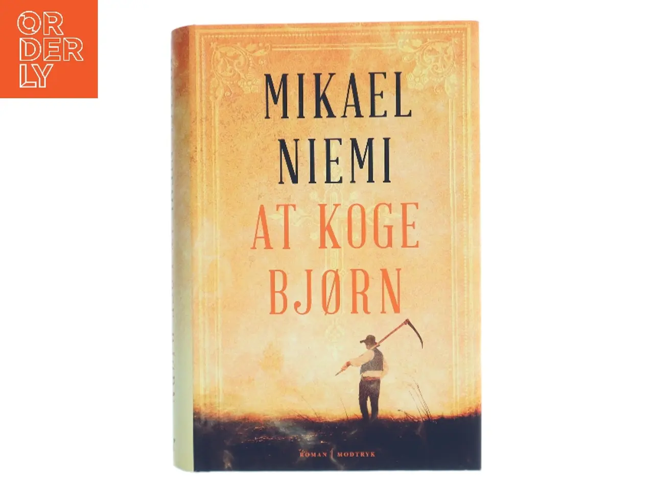 Billede 1 - At koge bjørn af Mikael Niemi (Bog)