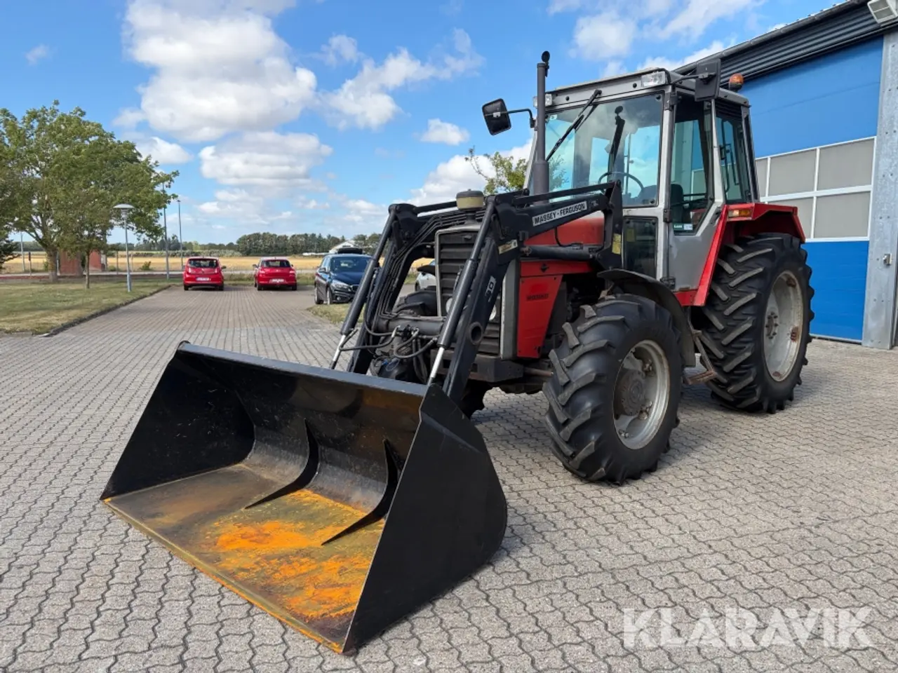 Billede 1 - Traktor Massey-Ferguson 690 RJ med frontlift og tilbehør
