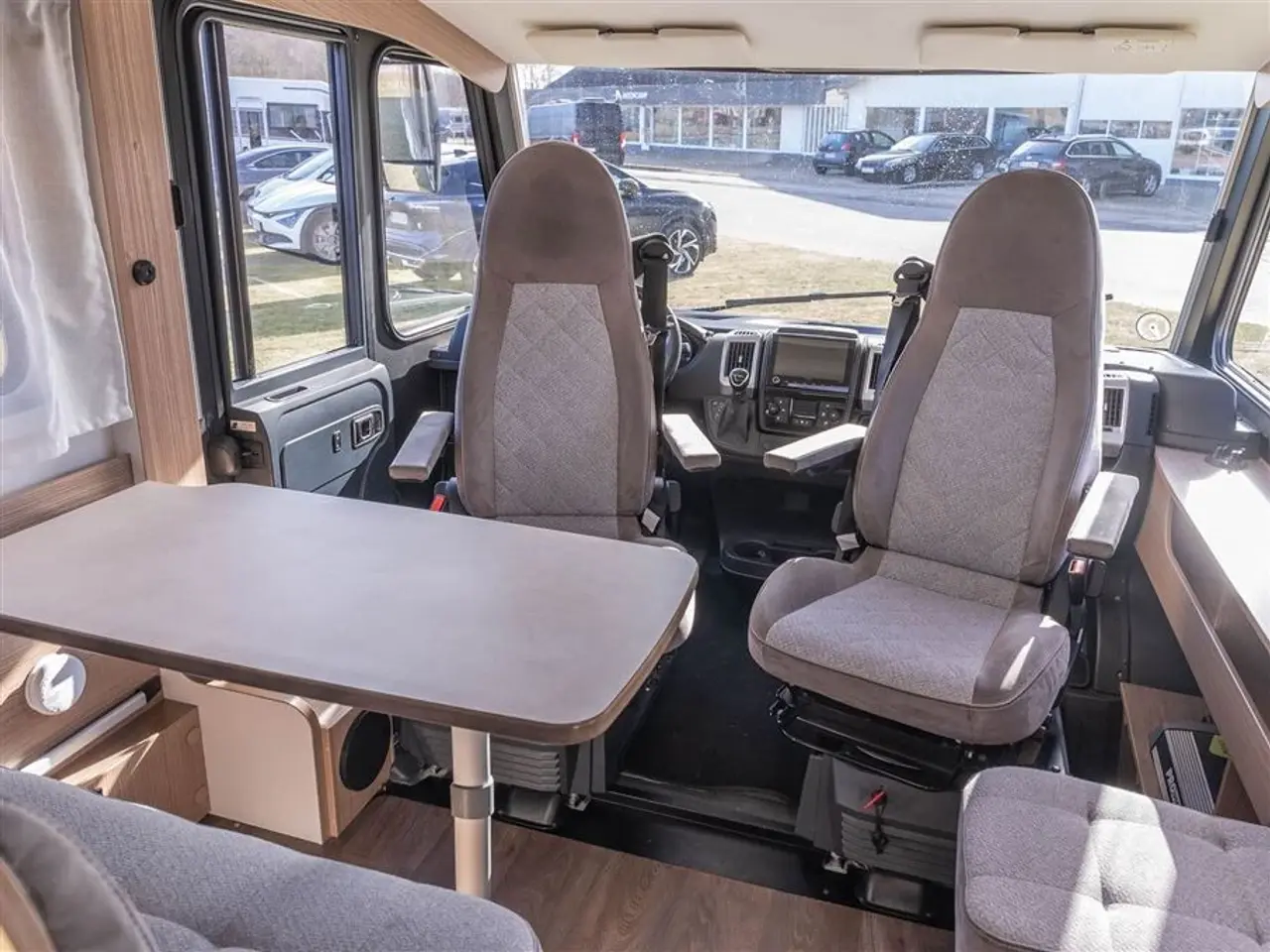Billede 3 - 2021 - Carado I 338 Aut.   Topudstyret Helintegreret Carado med automatgear