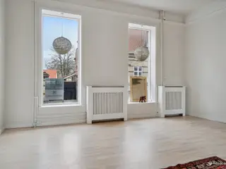 Lyse klinik-. kontor-og butikslokaler i centrum af Roskilde