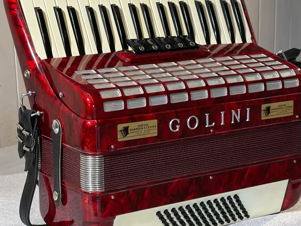 Billede 3 - Goline kvalitets-harmonika – 37 tangenter / 72 bas