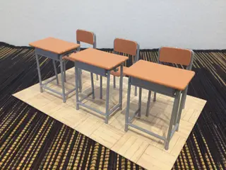 Japanske skoleborde og stole til dukker