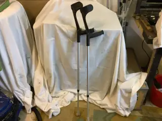 1 sæt krykker