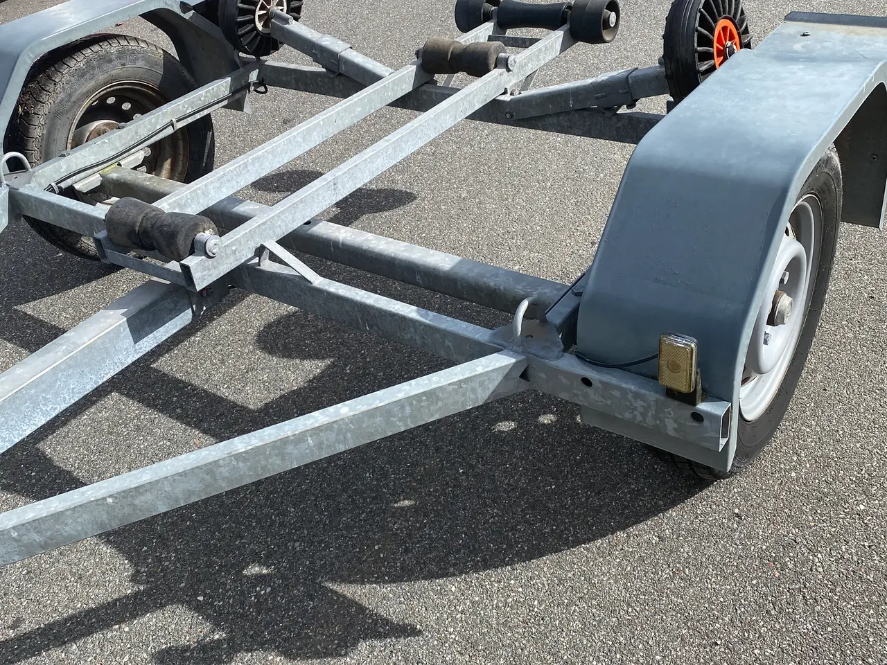 Billede 7 - Bådtrailer 750 kg med papirer.
