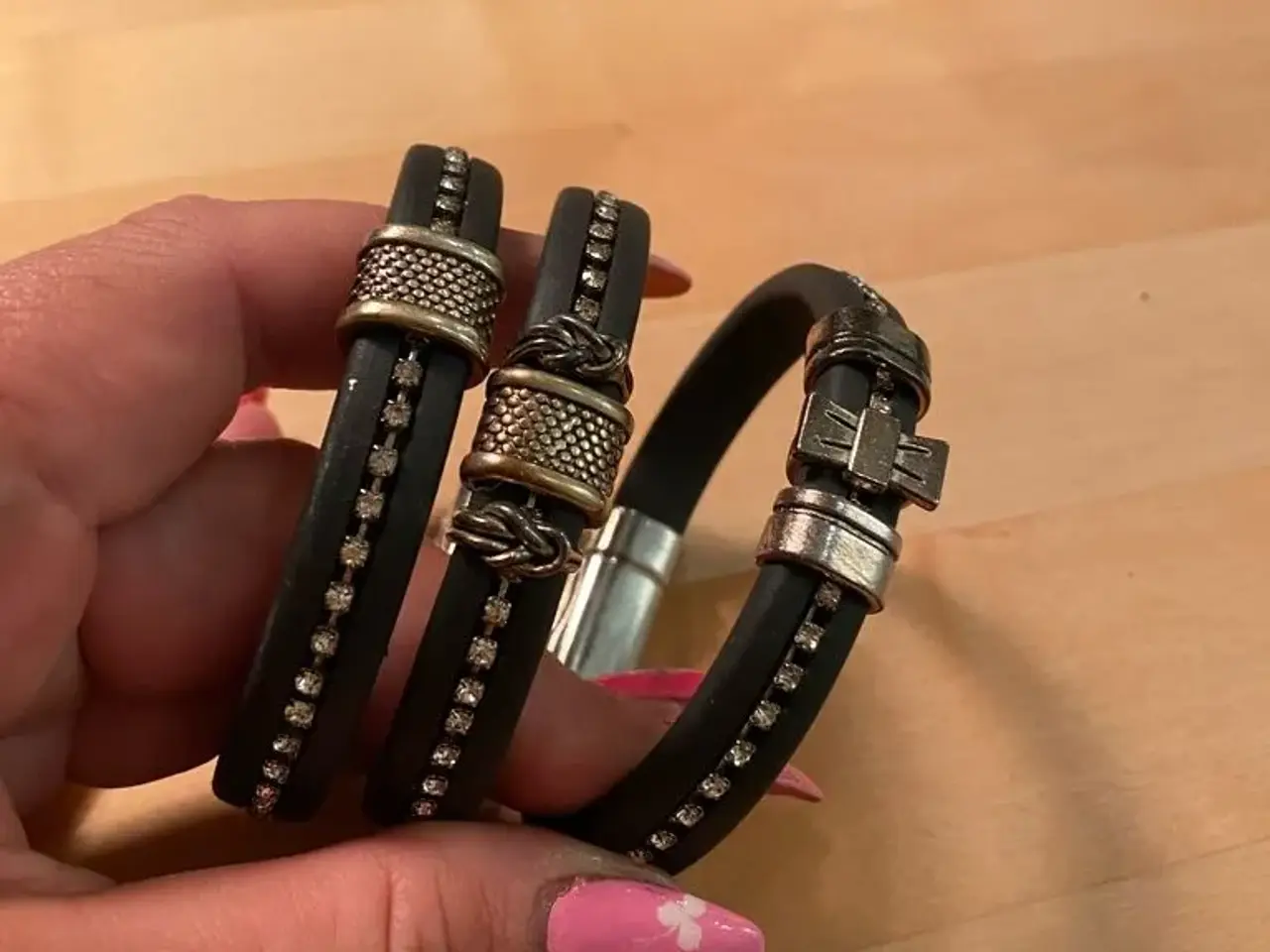 Billede 19 - Flotte nye armbånd