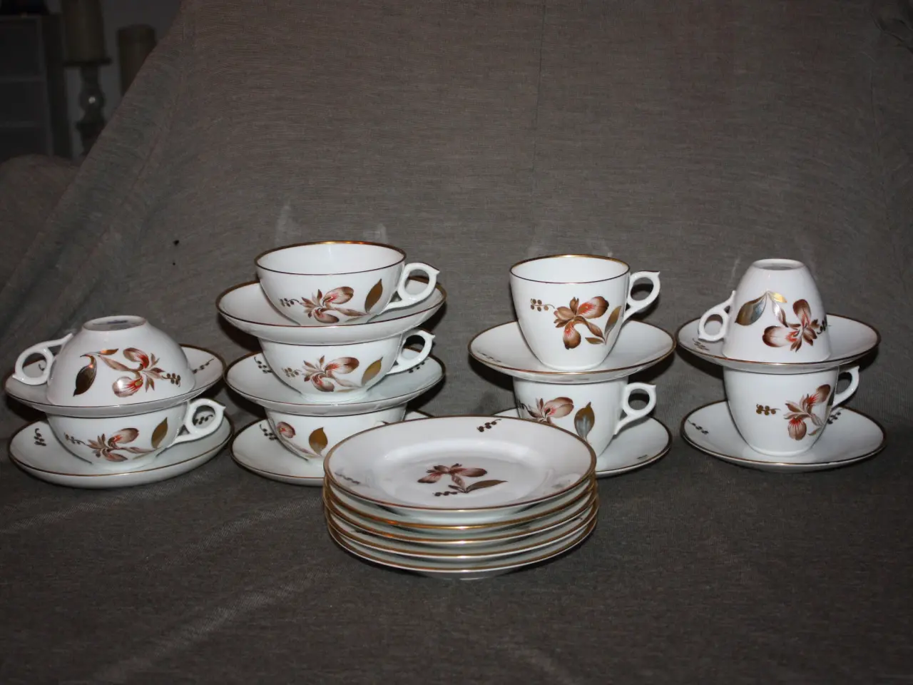 Billede 1 - Royal Copenhagen Brun Iris kopper