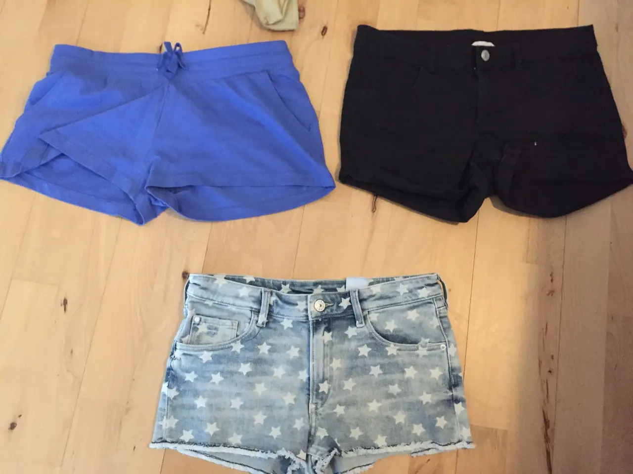 Billede 1 - Shorts str.170 sælges