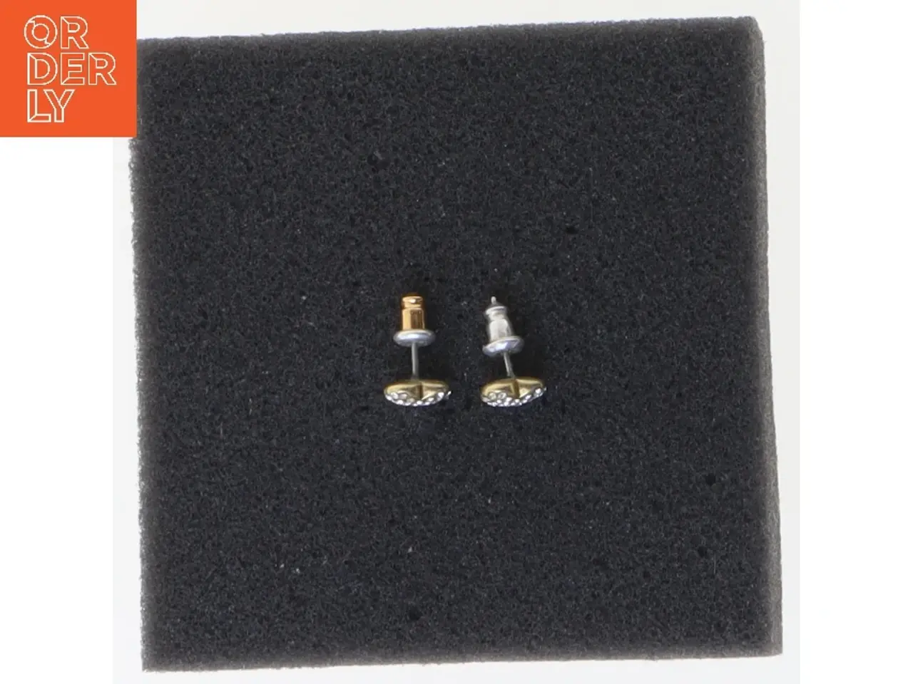 Billede 2 - Hjerteformede ørestikker med sten (str. 1 cm)