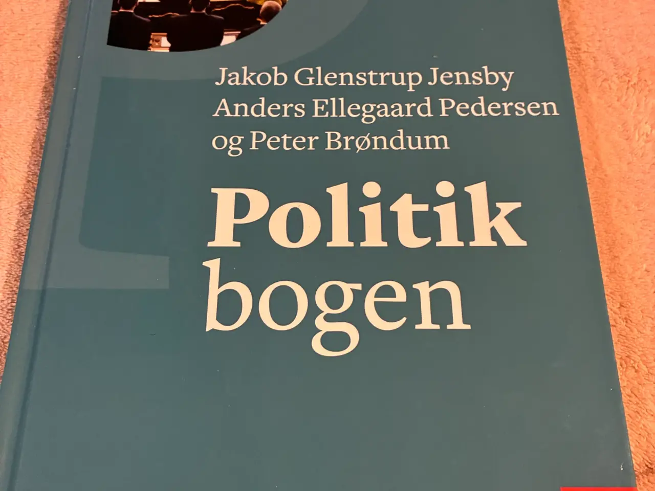 Billede 1 - Politik bogen - brugt på læreruddannelser 