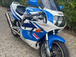 Suzuki gsxr 750