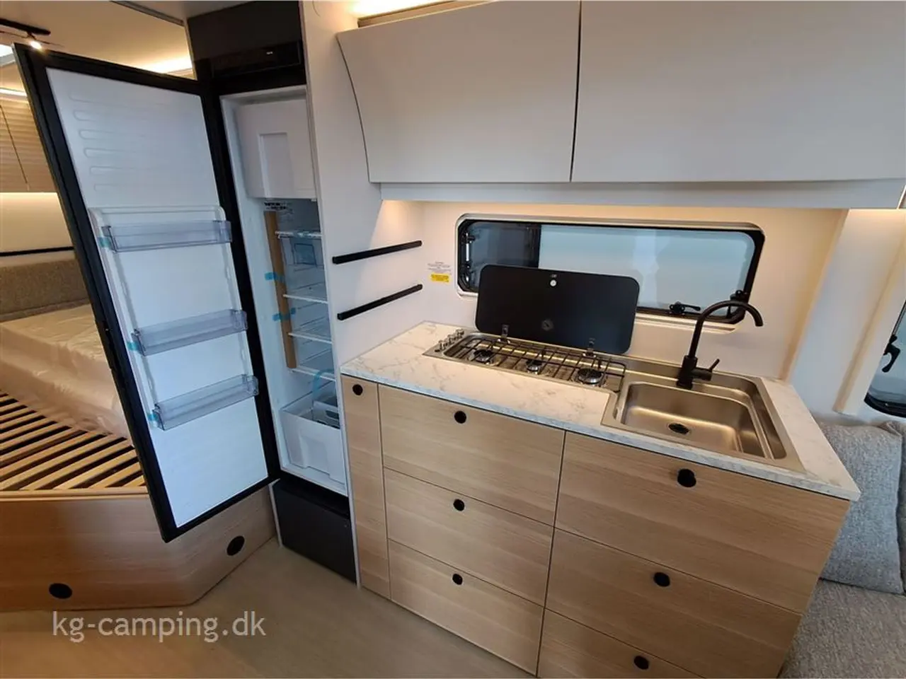 Billede 5 - 2026 - Adria Adora 522 UP Denne flotte vogn er med TRUMA Combi 6 E gas og el-varme