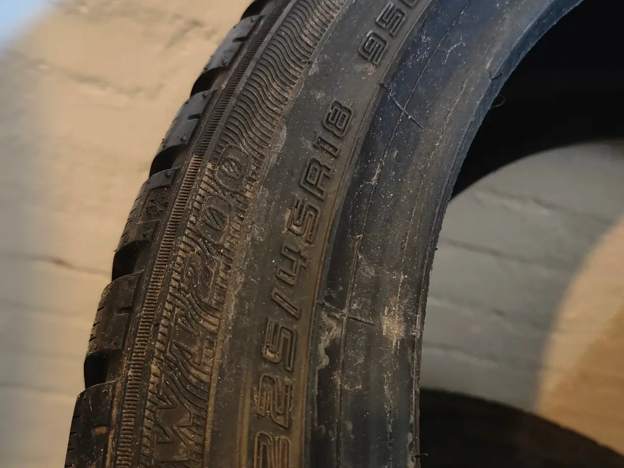 Billede 2 - 4 stk 225/45-18 Vinterdæk 💸❄️