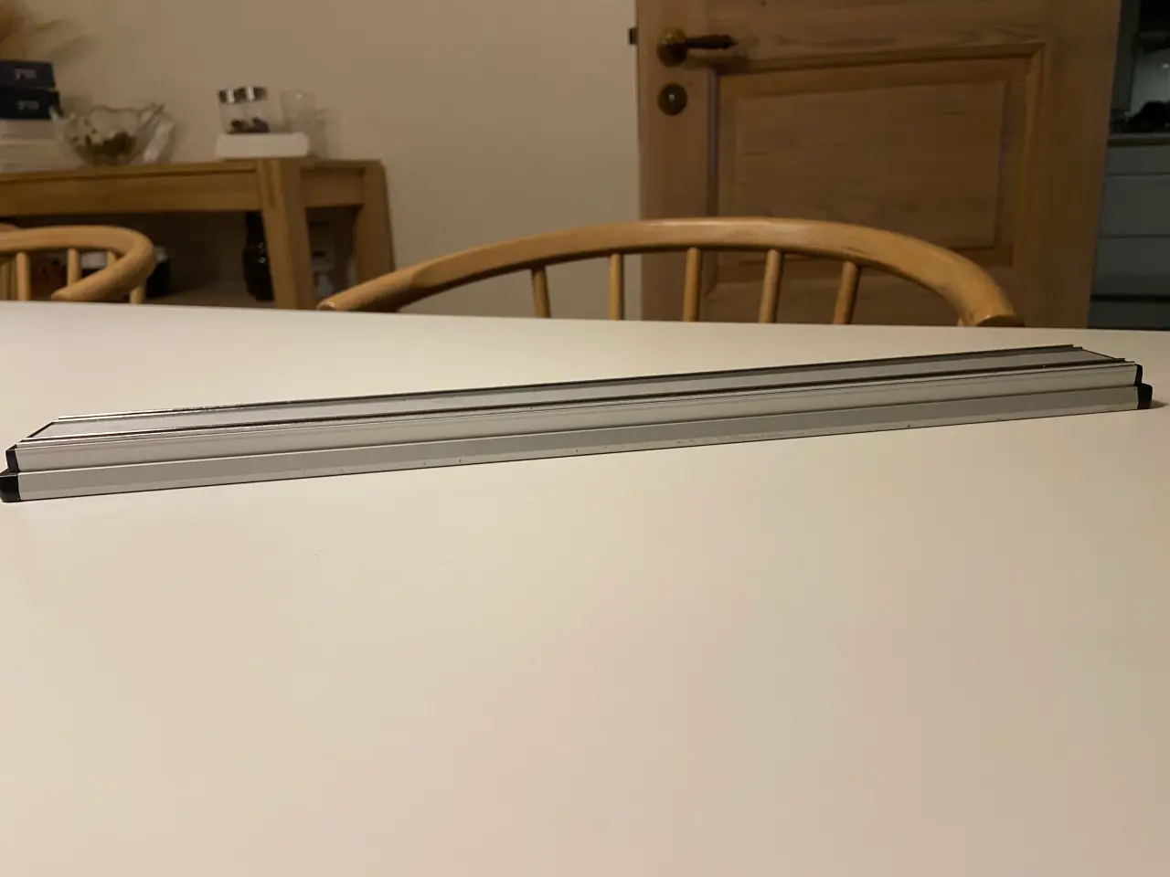Billede 1 - Knivmagnet i aluminium.