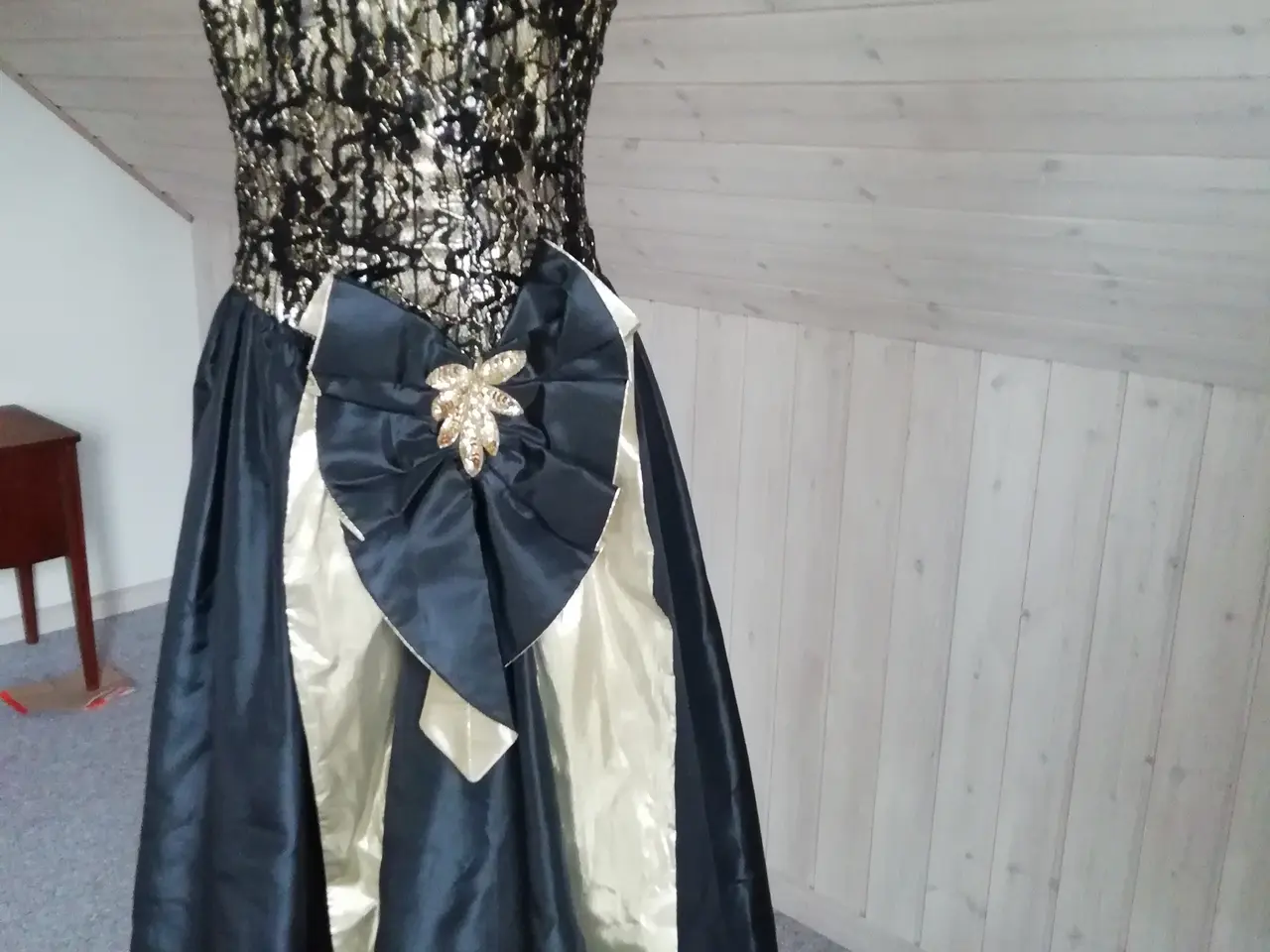 Billede 3 - Overdådig elegant gallakjole