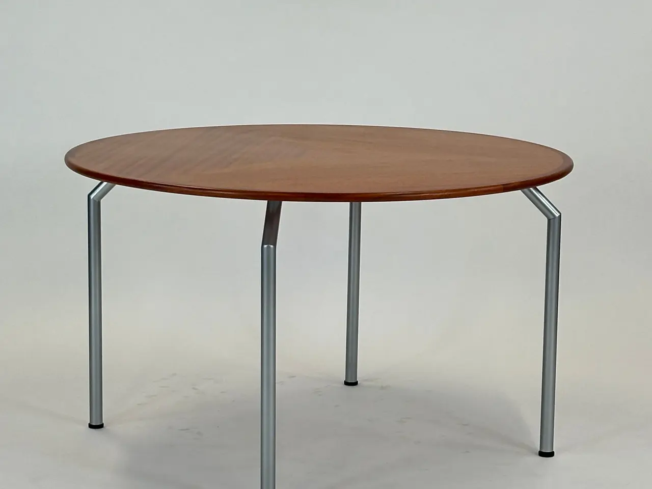 Billede 1 - Magnus Olesen Bord – Træ 120x120x72 cm