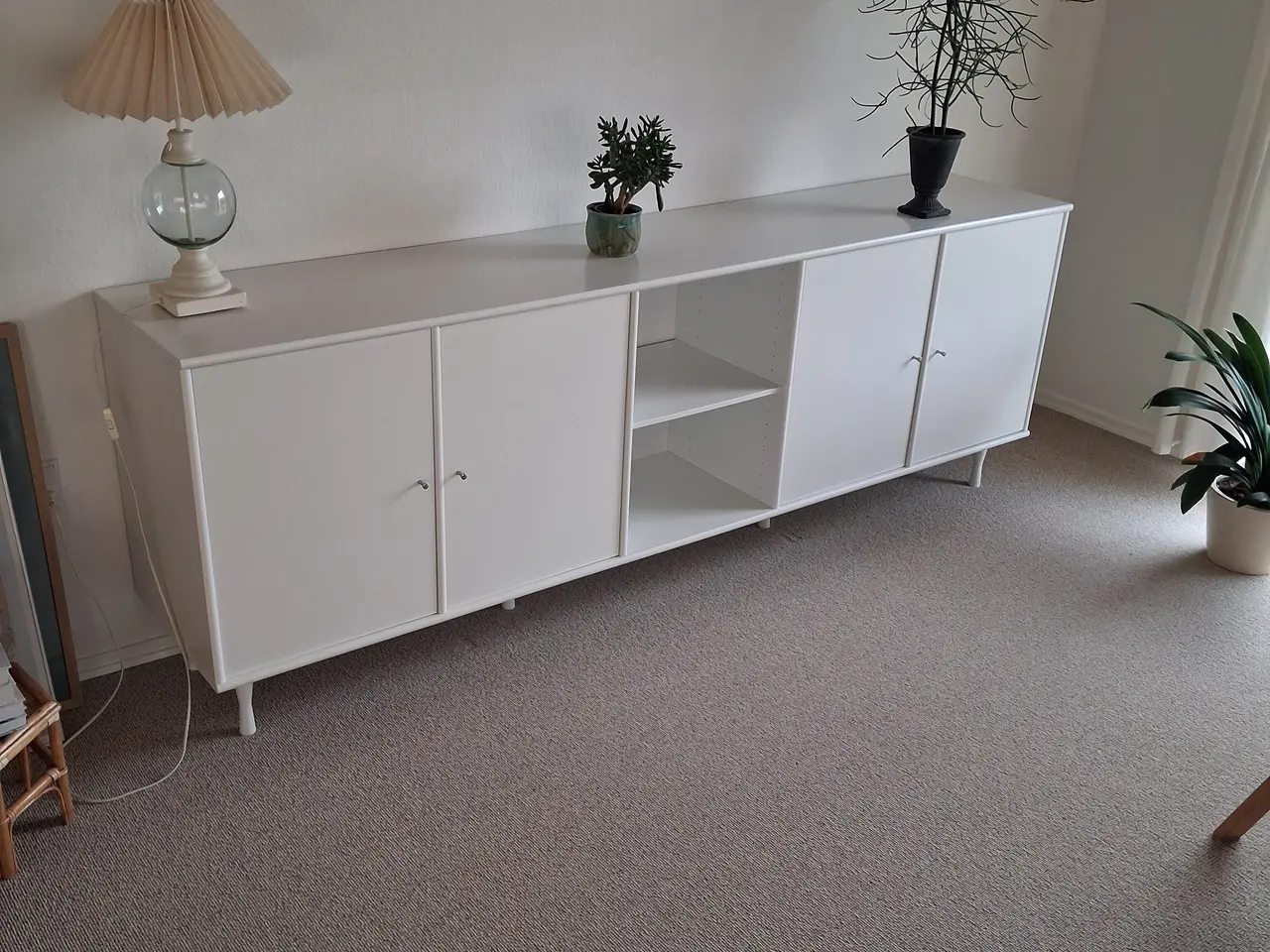 Billede 1 - Flot & velholdt hvid Mistral skænk – 220 cm