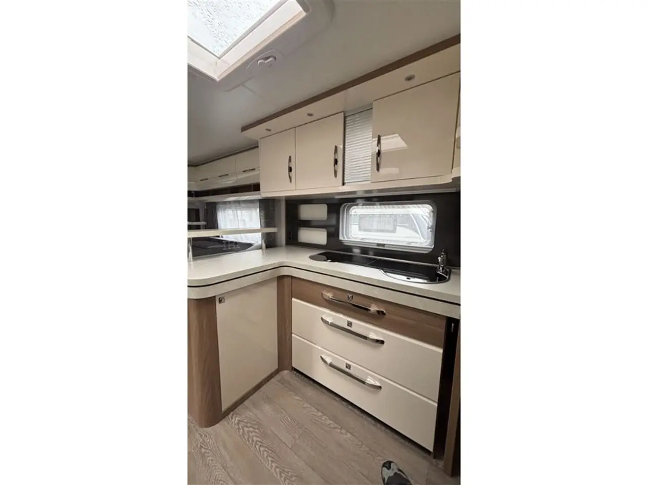 Billede 9 - 2022 - Hobby Excellent 560 CFe   Pæn og velholdt campingvogn