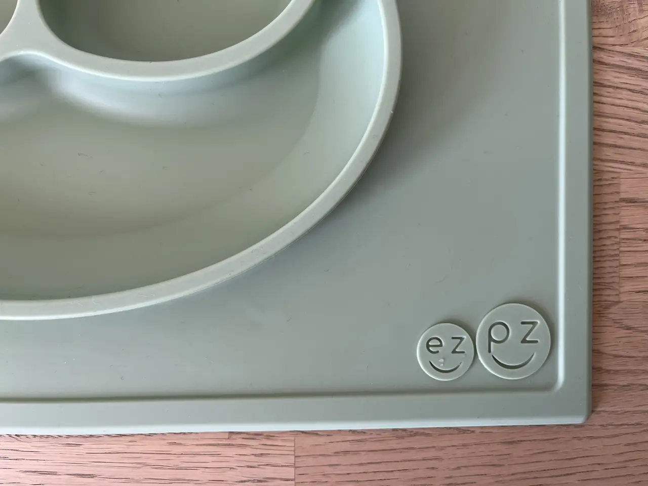 Billede 3 - SOM NY - EzPz Happy Mat - Silikone - Støvet Grøn
