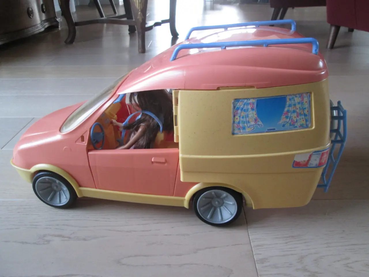 Billede 1 - Barbie Camper - Barbie dukke
