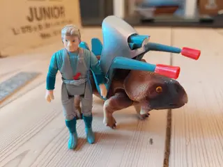 Dino-Riders - Protoceratops med soldaten Kanon