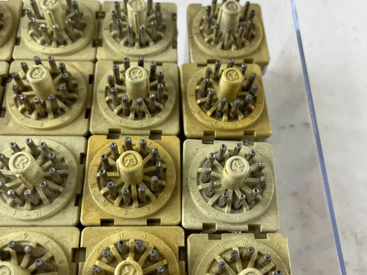 Billede 4 - blandet Plug-In relæ parti 32pcs Schrack Releco