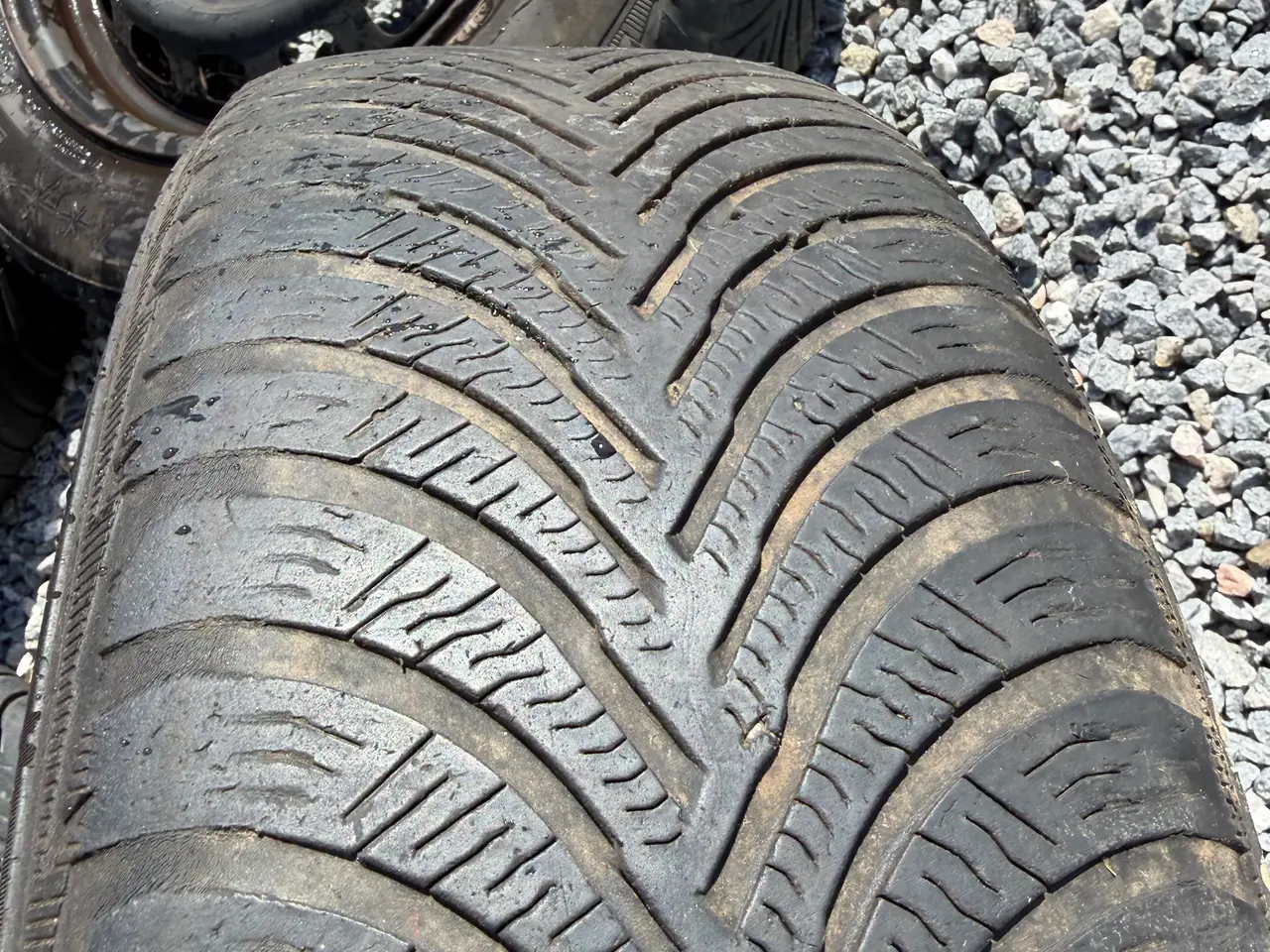 Billede 3 - 4 stk. 15” stålfælge med Michelin-vinterdæk sælges