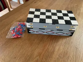 LEGO: Ikonisk skaksæt og damspil