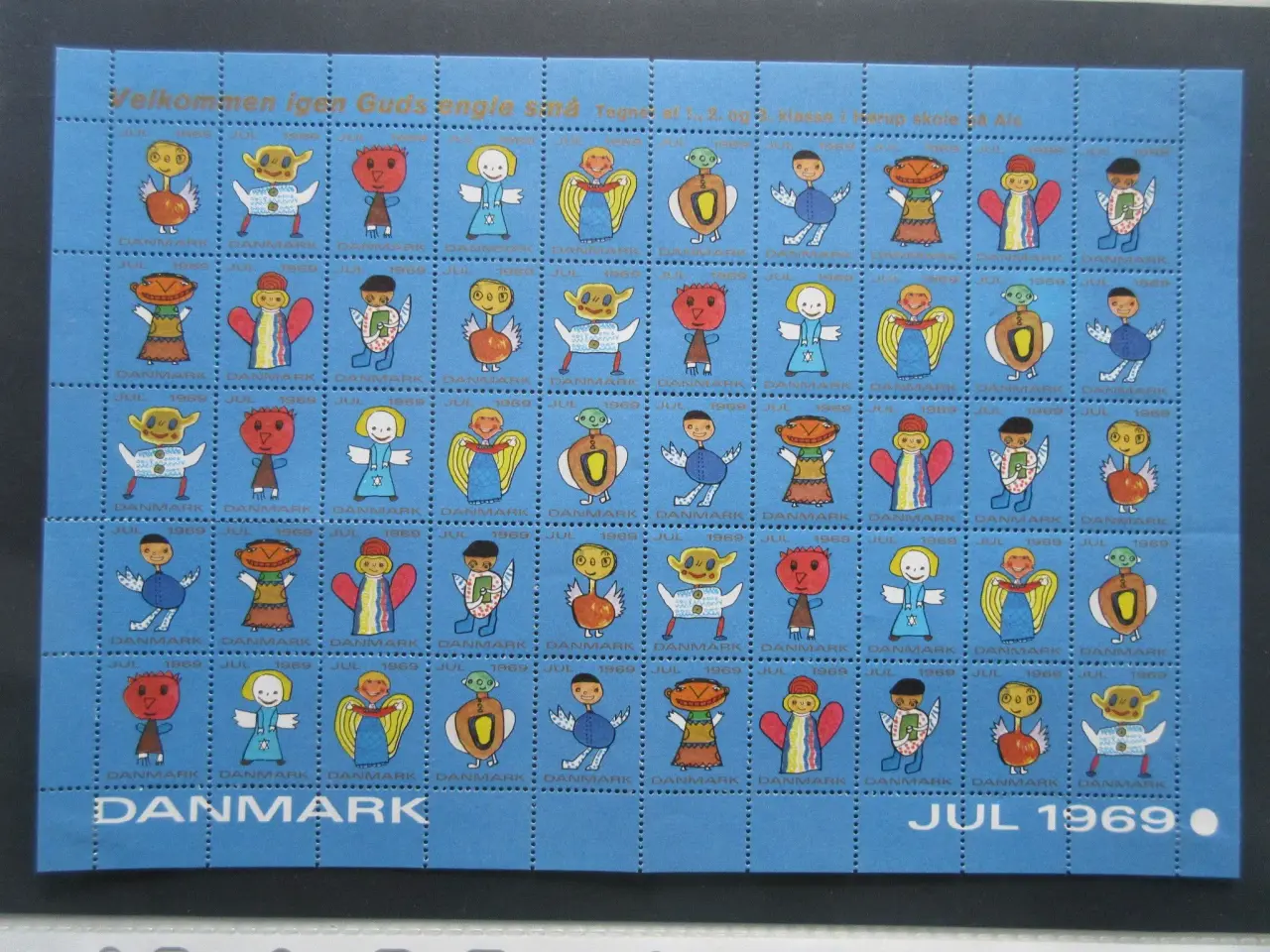 Billede 1 - Julemærkeark 1969 i foldet kvalitet