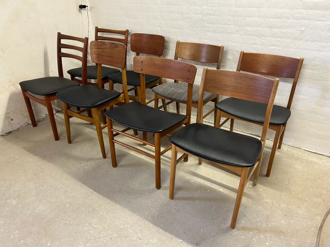 Billede 5 - RESTLOT – 8 stk. vintage spisebordsstole i skandin