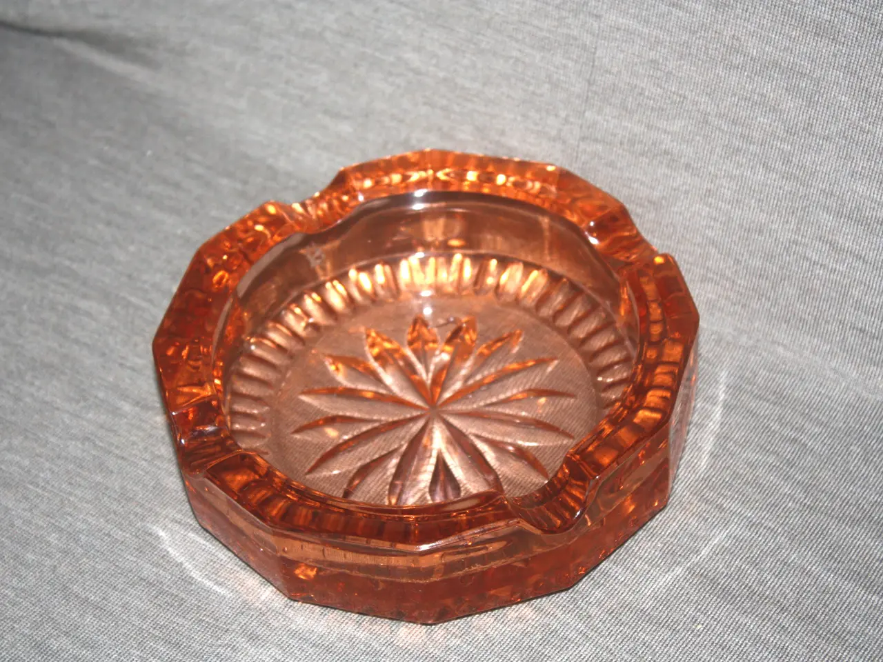 Billede 1 - Askebæger i glas diam. 16 cm med produktionsfejl