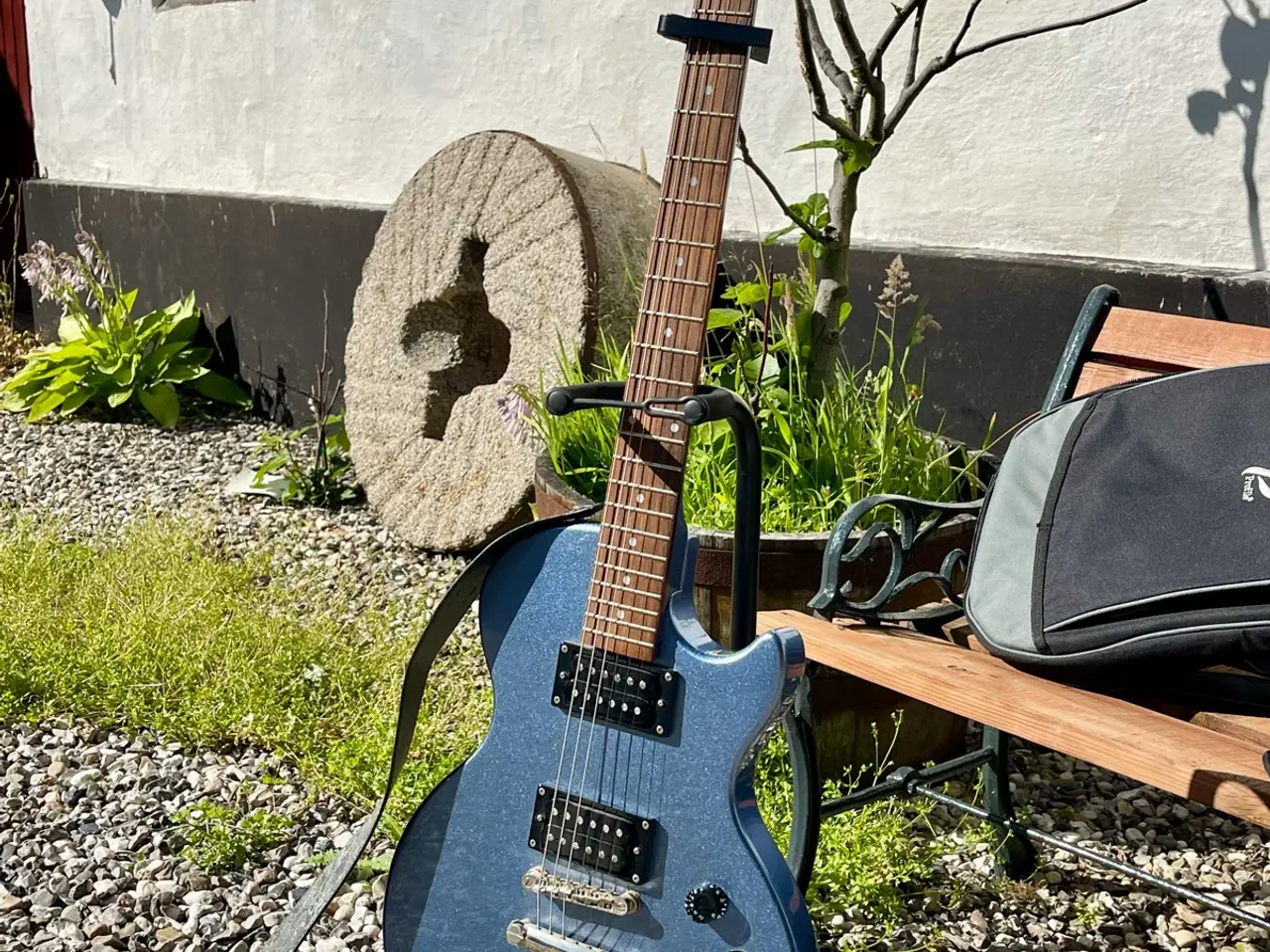 Billede 3 - Epiphone elguitar blå med guitarcase + forstærker