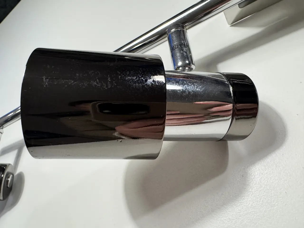 Billede 4 - Spotlight lampe med 4 lamper i krom og sort