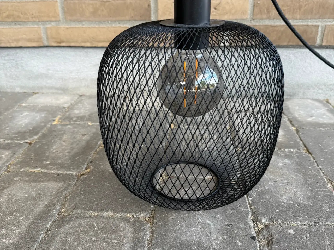 Billede 1 - Loftlampe i sort