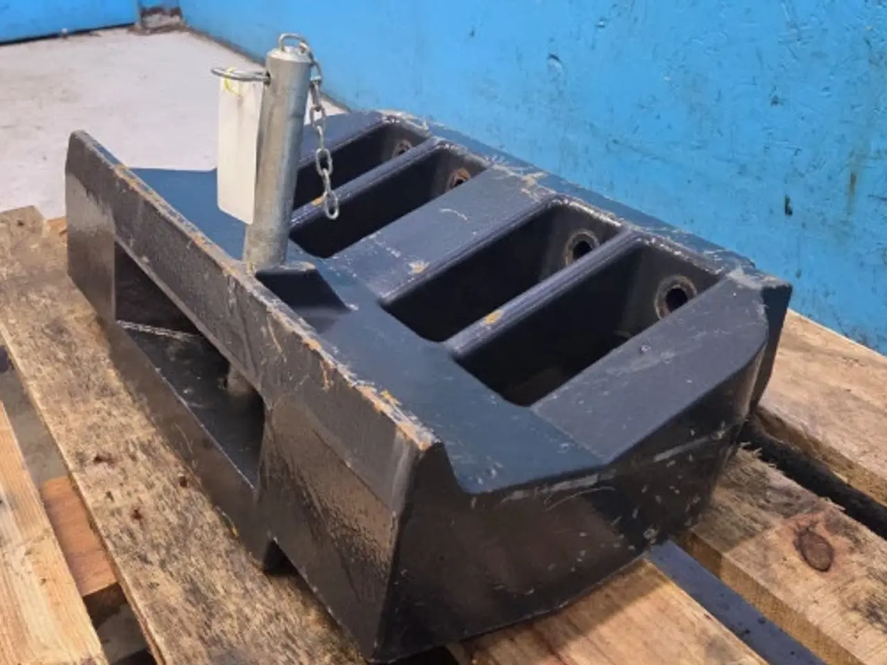 Billede 7 - Case Maxxum 145 Frontvægt Holder 82031499