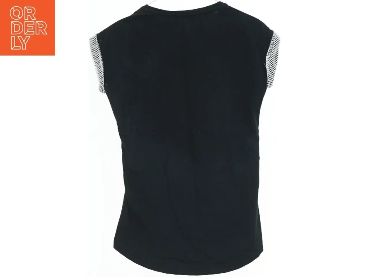 Billede 2 - Sort T-shirt med tryk (str. 128)