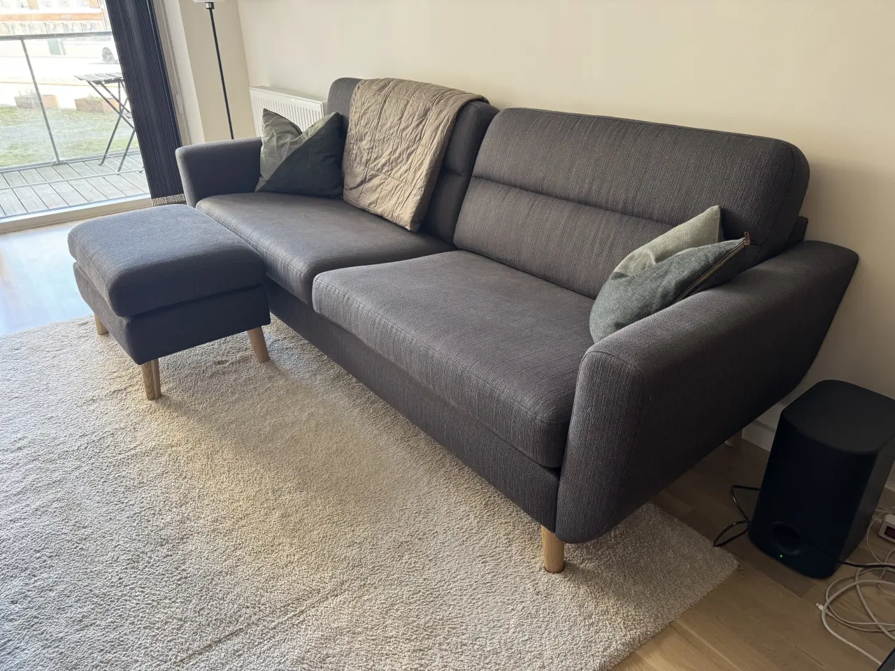 Billede 3 - 2 personers Sofa med puf