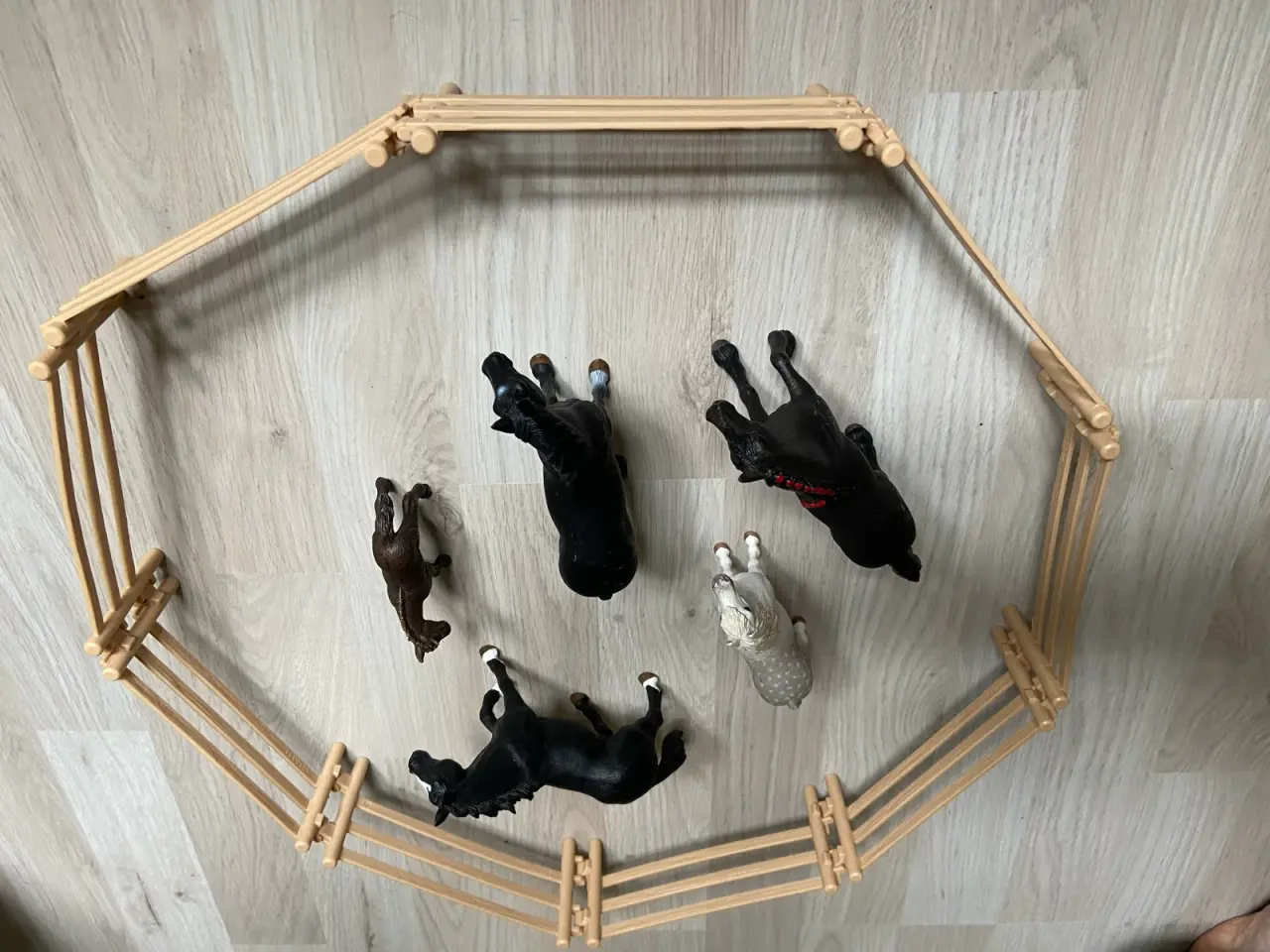 Billede 6 - Schleich hestestald m.m