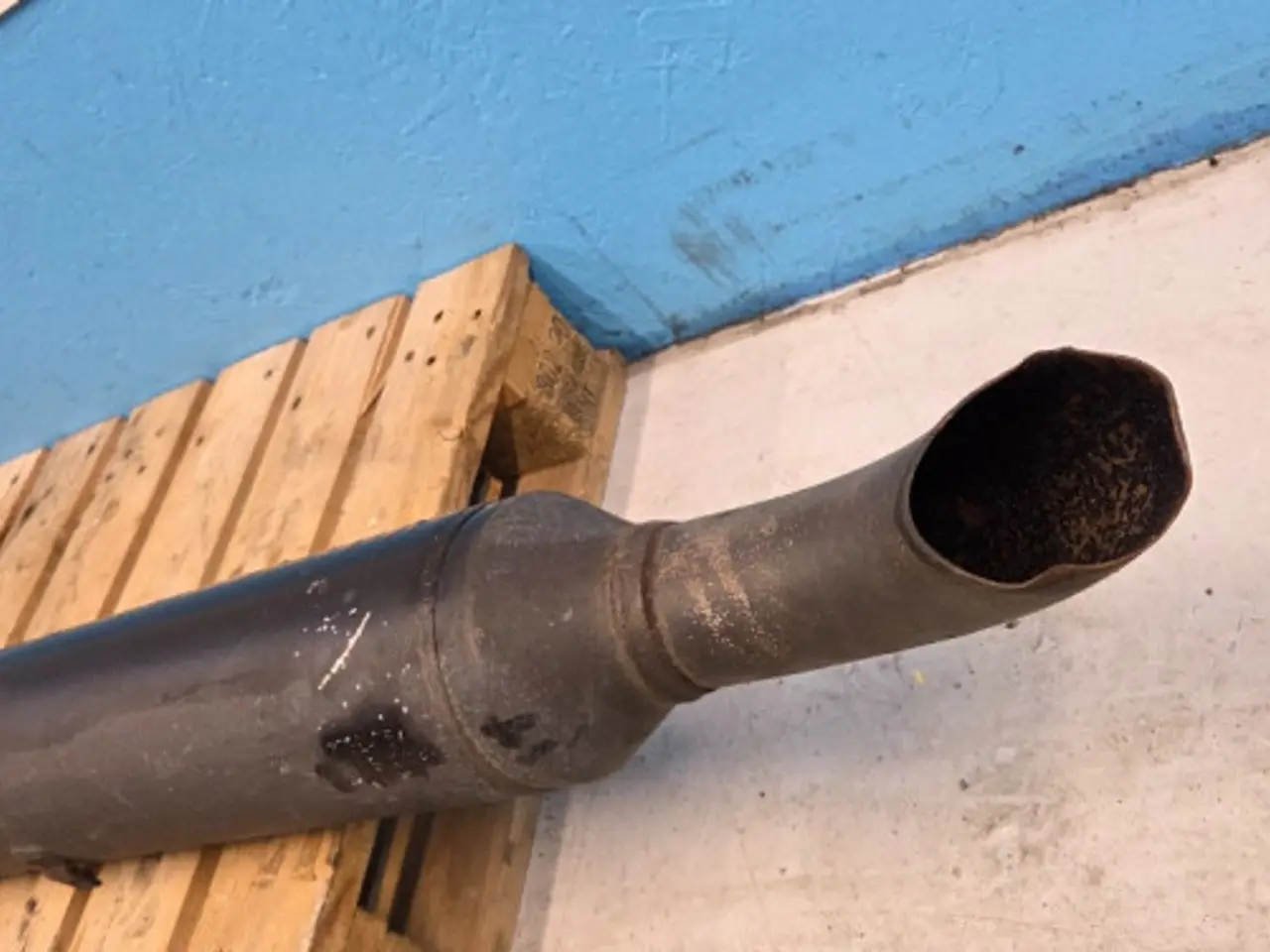 Billede 14 - New Holland T6030 Lyddæmper 87324755