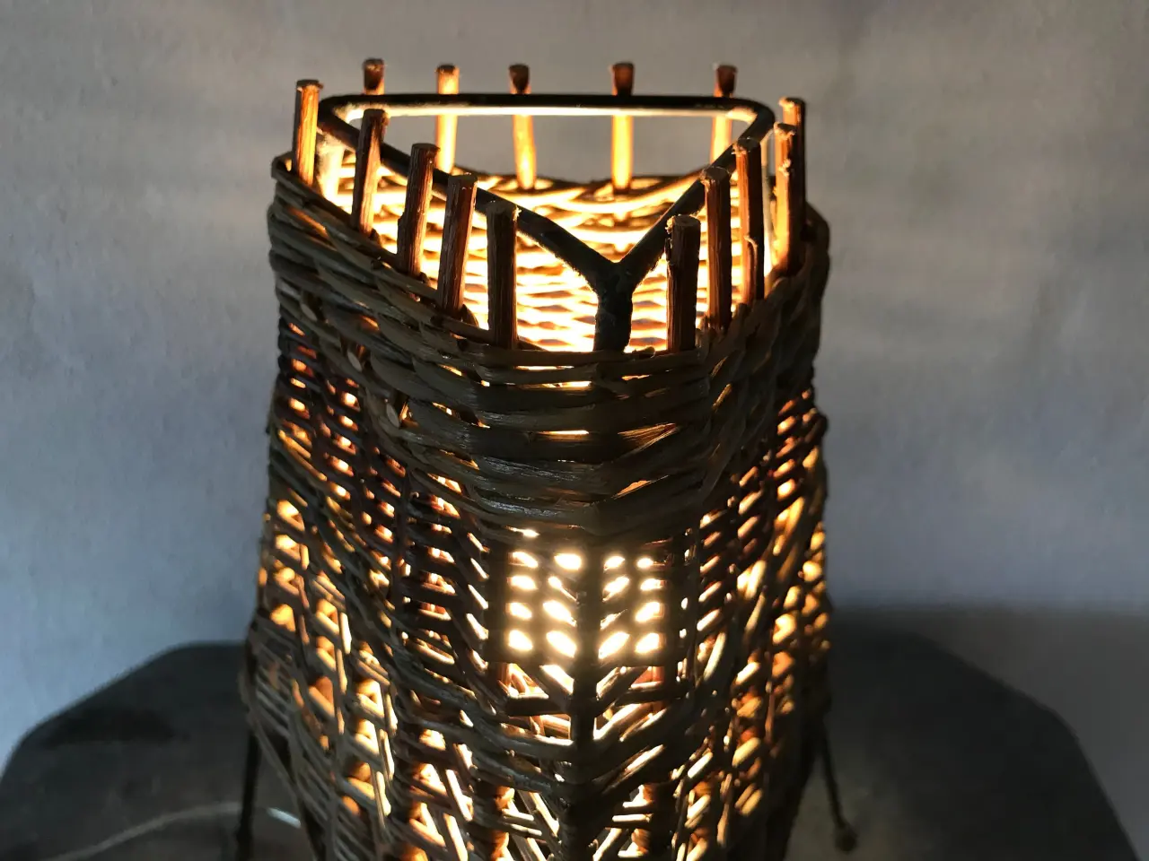 Billede 5 - Retro bordlampe, flet/messing