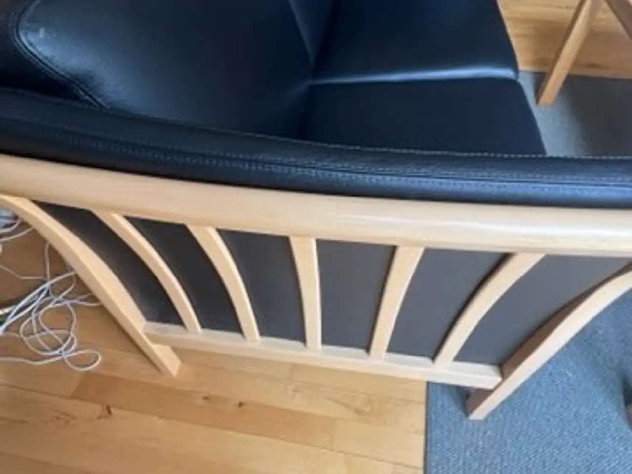 Billede 2 - Skalma Classicline 2 pers. sofa i sort okselæder
