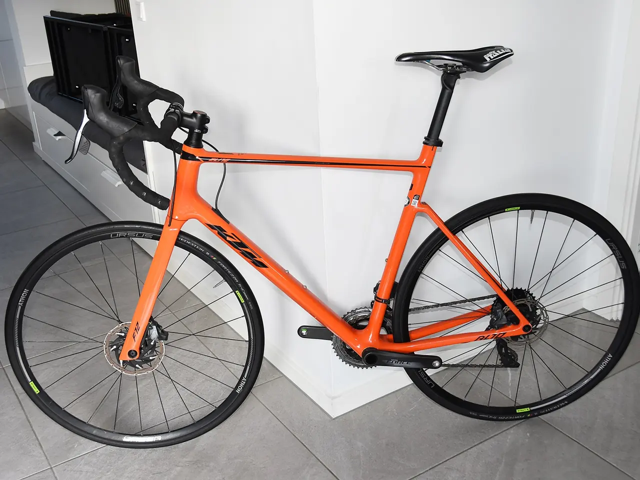 Billede 1 - carbon racercykel med elektronisk gear
