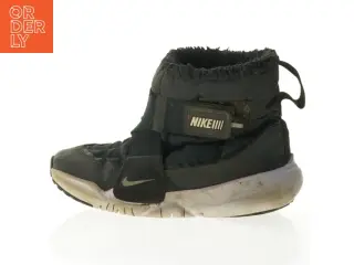 Sorte Nike vinterstøvler fra Nike (str. 30)